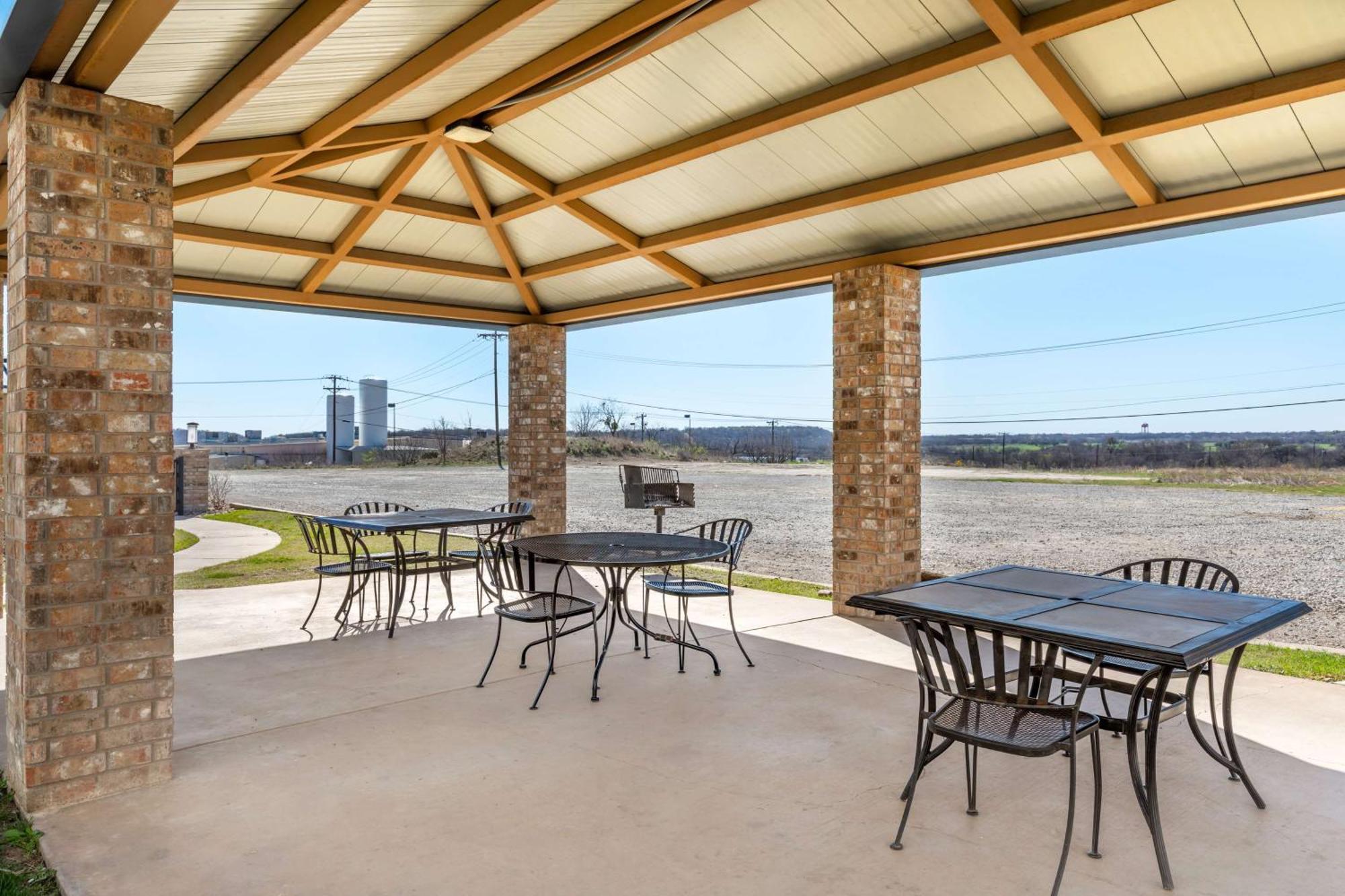 Best Western Club House Inn & Suites Mineral Wells Luaran gambar